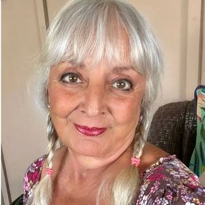 Meet your Posher, Loreena